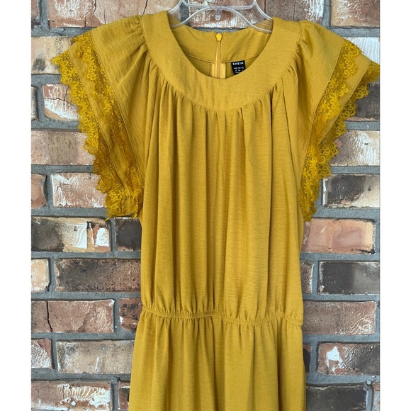 SHEIN Women’s Mustard Yellow Lace Short Sleeve Belted Wide Leg Jumpsuit Size 4 - Picture 4 of 8